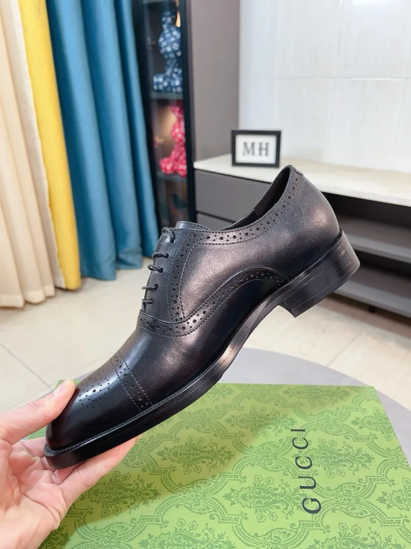 Factory price 500🌹🌹 [GUCCI Gucci] A new style of formal men's leather shoes is coming~ The original quality upper is made of cowhide imported from Italy + soft and delicate leather, comfortable and soft first-layer cowhide lining, rubber wear-resistant outsole, the shoe shape is dignified and domineering, and the luxury charm cannot be concealed! The natural and free nouveau riche leads the trend. Code number: 38-44